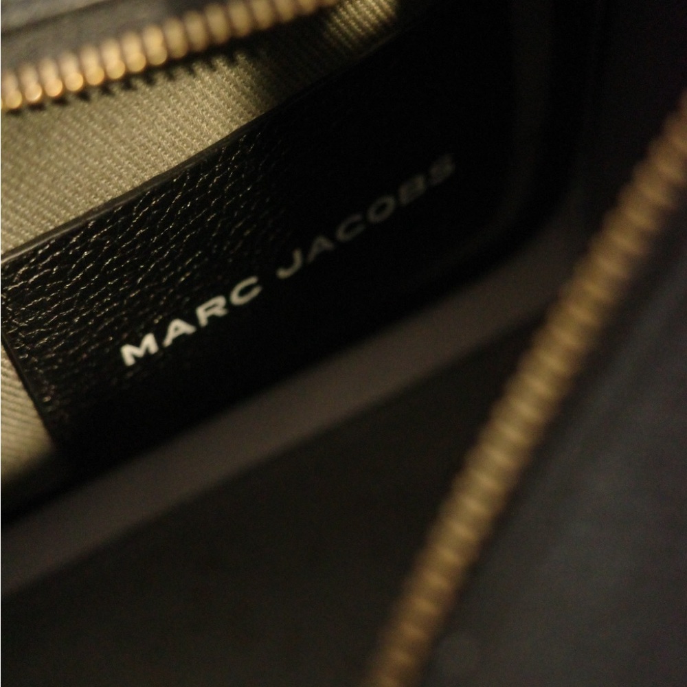 Marc Jacobs The Leather Tote Bag - Picture 8 of 13